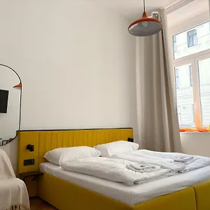  Apartment Brand Cozy